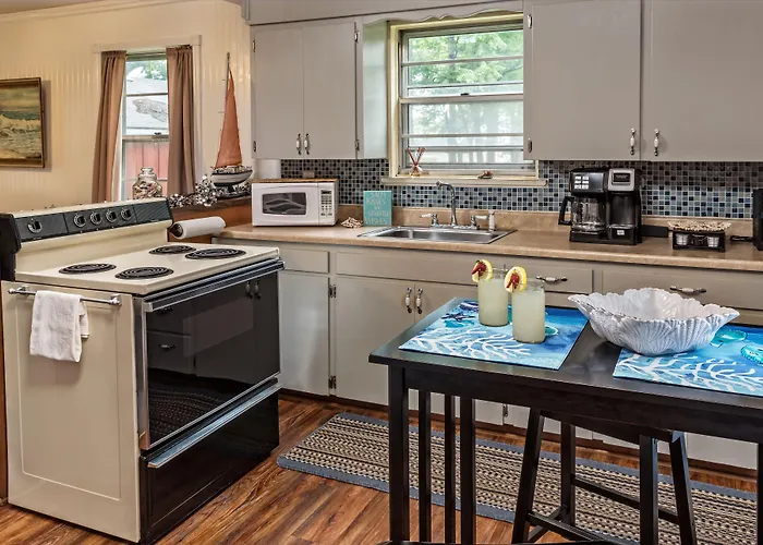Silver Heart Inn & Cottages